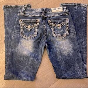 Grace in LA, boot cut, size 28.